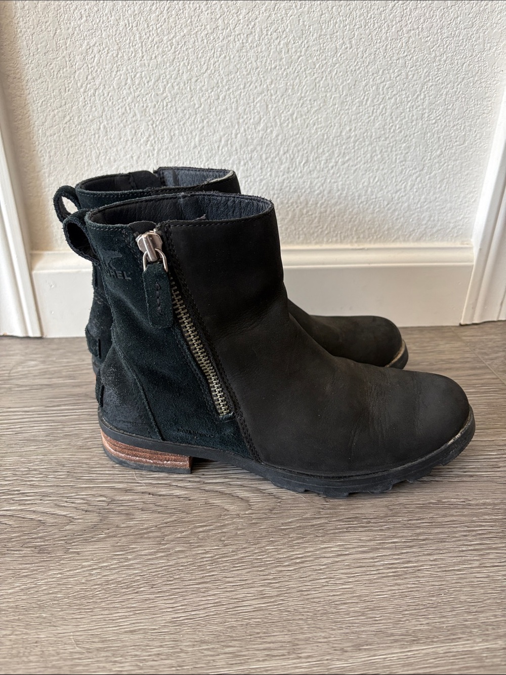 Sorel Black Side-Zip Leather & Suede Ankle Booties